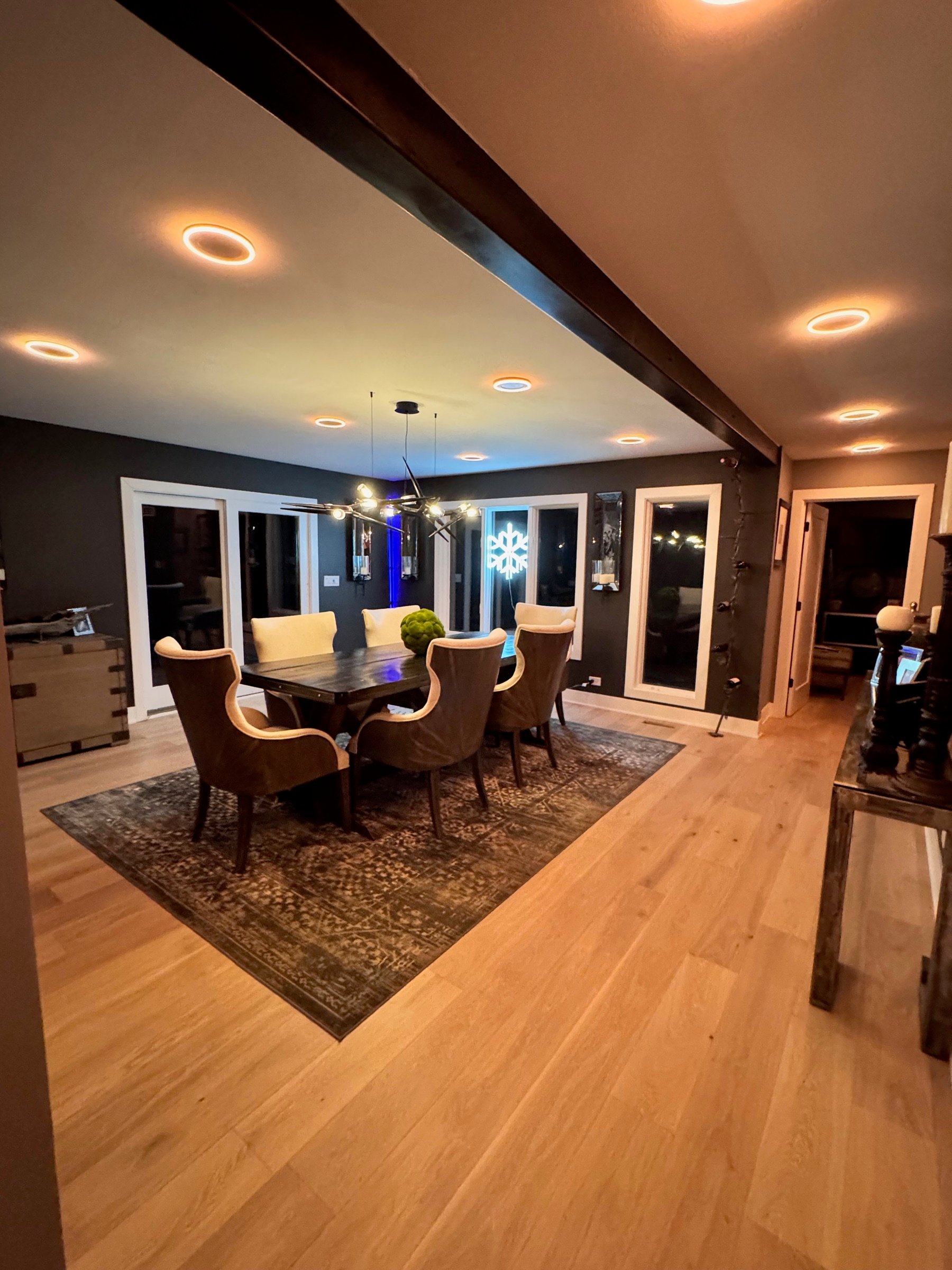 Dining room shaped around circulation and hosting